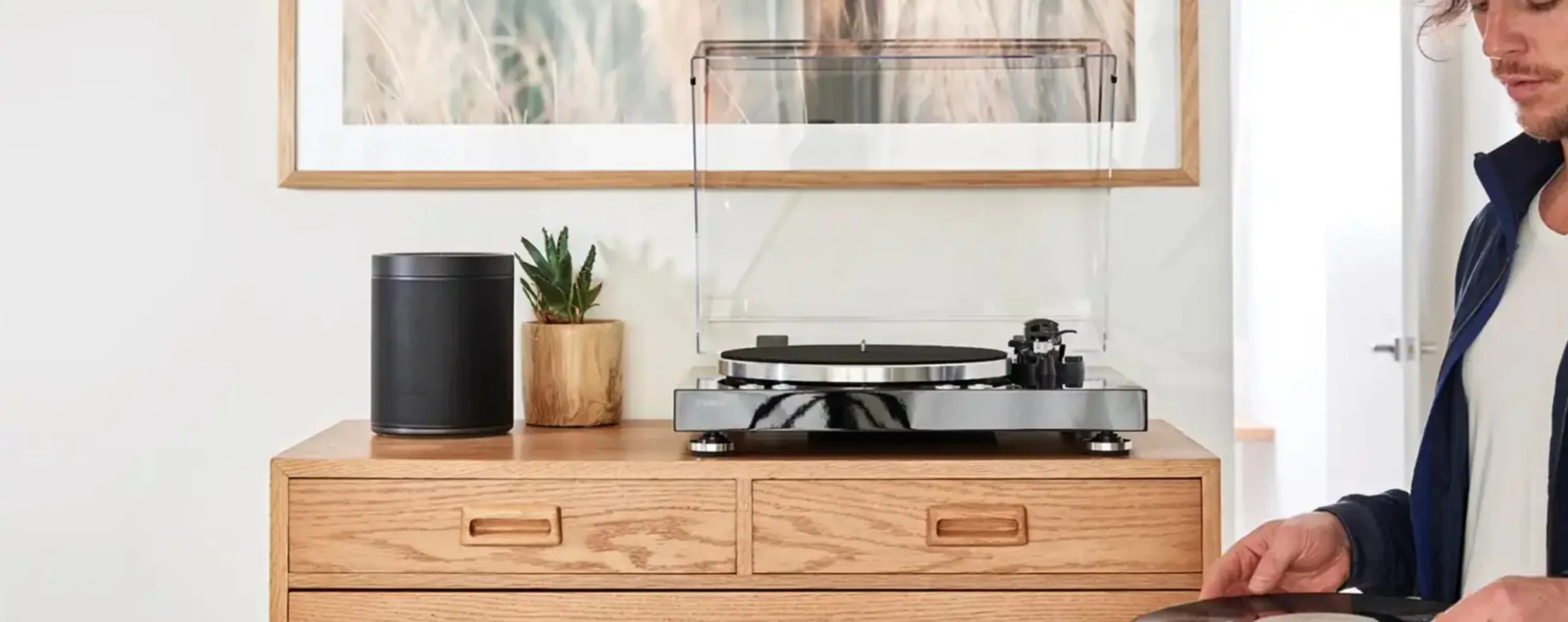 tocadiscos sobre mueble